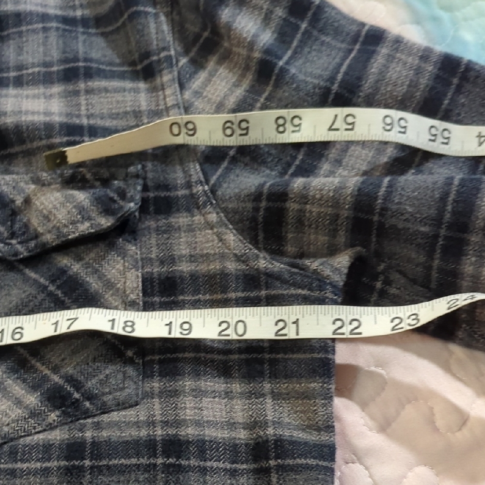 Roots Size S Men's Gray and Black Plaid Button-Up Shirt - Picture 9 of 15